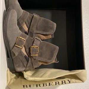 Burberry Boots sz 36.5
